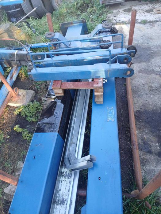 Podnośnik samochodowy 2 kolumnowy śrubowy Nussbaum 3000kg