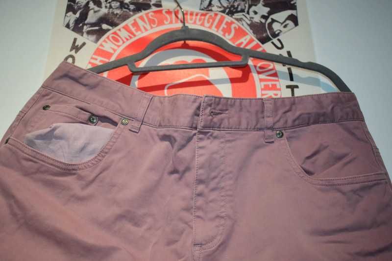 różowe spodnie straight skinny fit