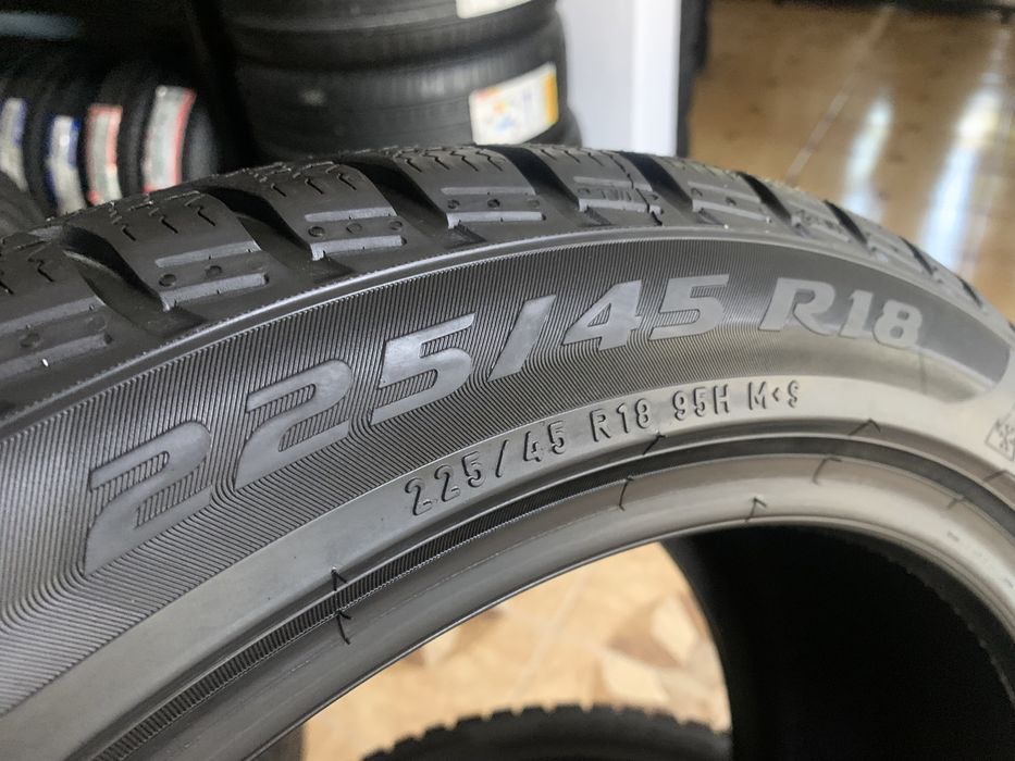 225/45/18 95Н Pirelli SOTTOZERO 3