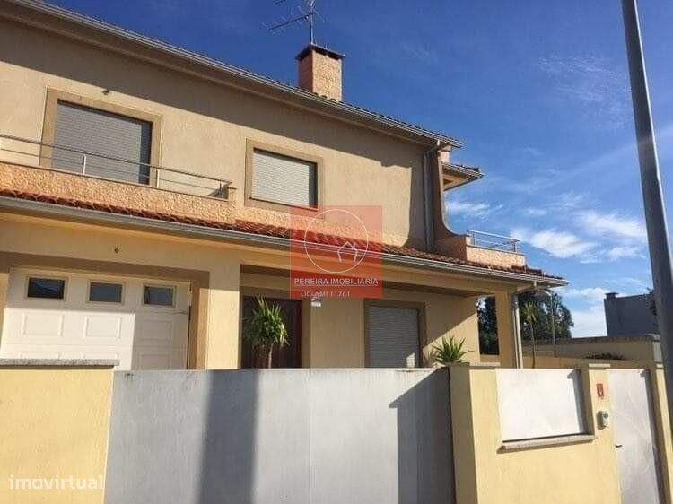 Moradia T4 com vista p/ o mar