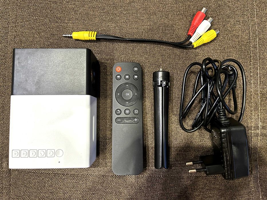 Портативний проектор, Led Projector YG-300