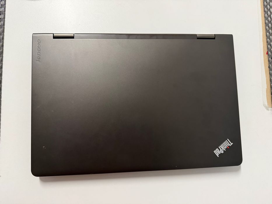 Lenovo ThinkPad Yoga 15 para peças, sem board