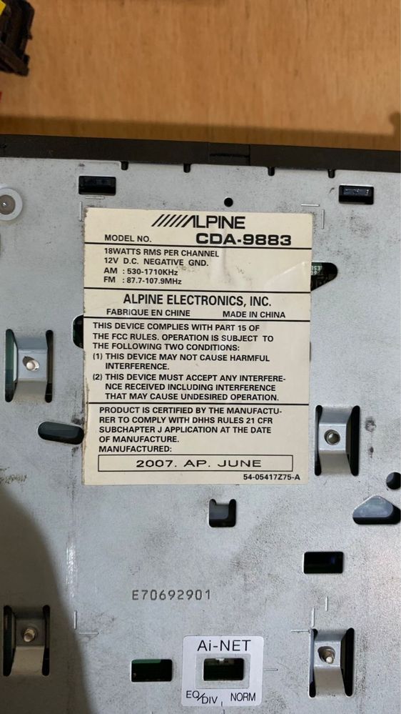 Продам магнитолу alpine cda-9883