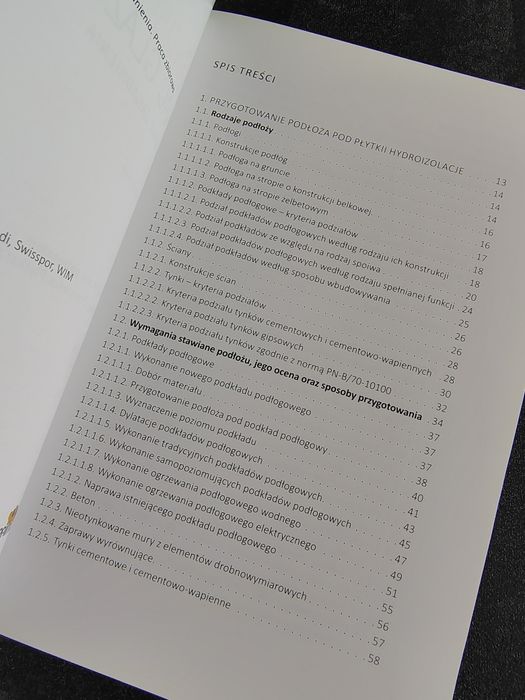 Standardy Prac Glazurniczych - książka/poradnik od firmy Atlas