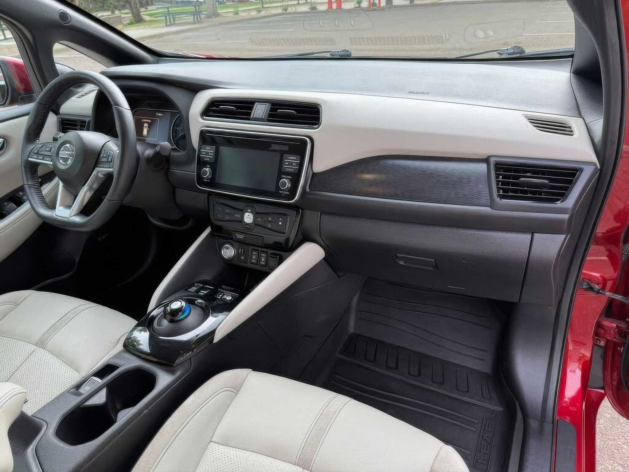 2019 Nissan LEAF SL