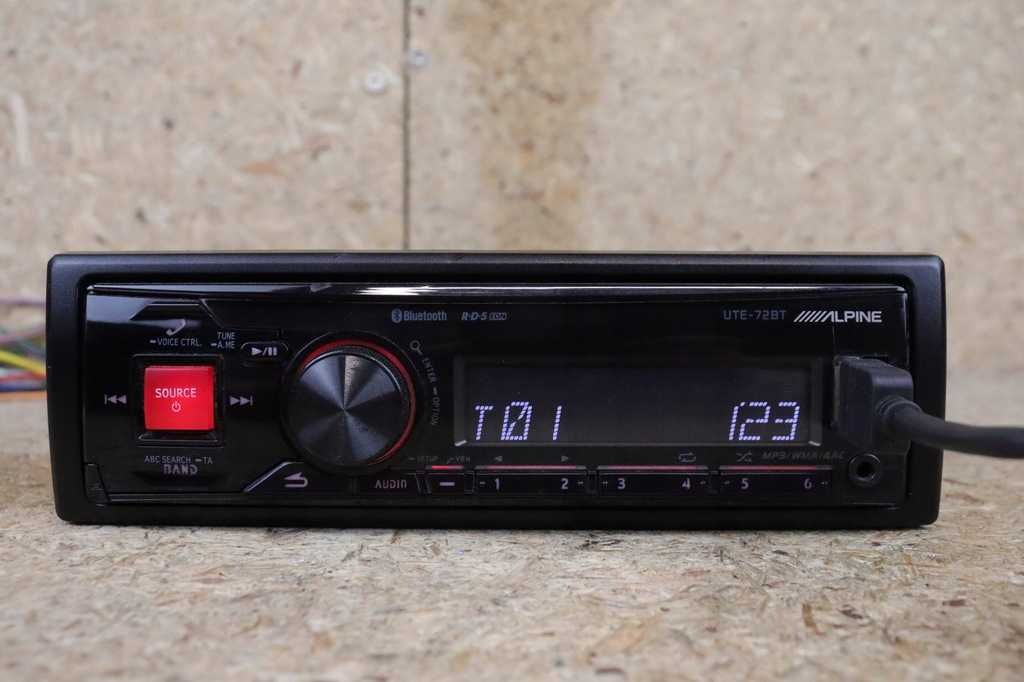 Autorrádio Alpine com bluetooth