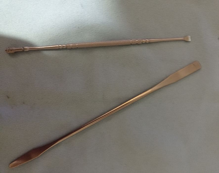 Новые кусочки для ногтей+пилочка+лопатка для ногтей+для ушей