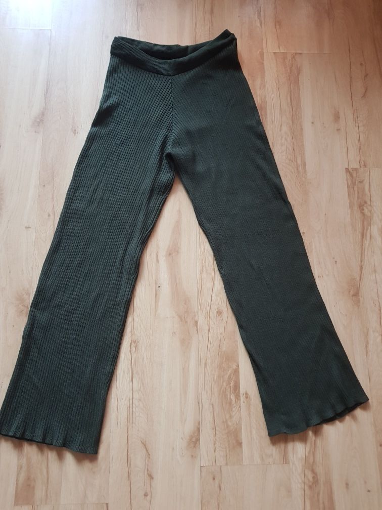 Prazkowane spodnie/ leginsy damskie marki F&F rozmiar L .