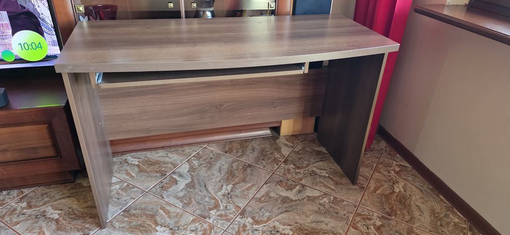 Biurko w dobrym stanie