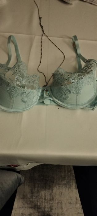 Nowy biustonosz 75 C