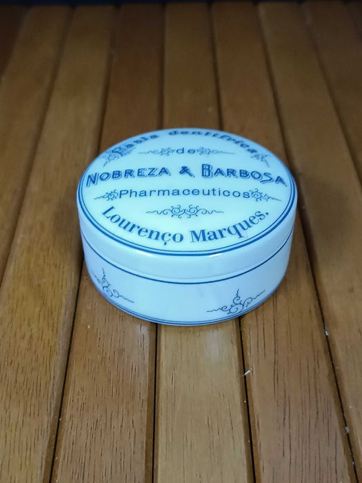 Rara Caixa de Pasta de de dentes replica de antiga da Vista Alegre