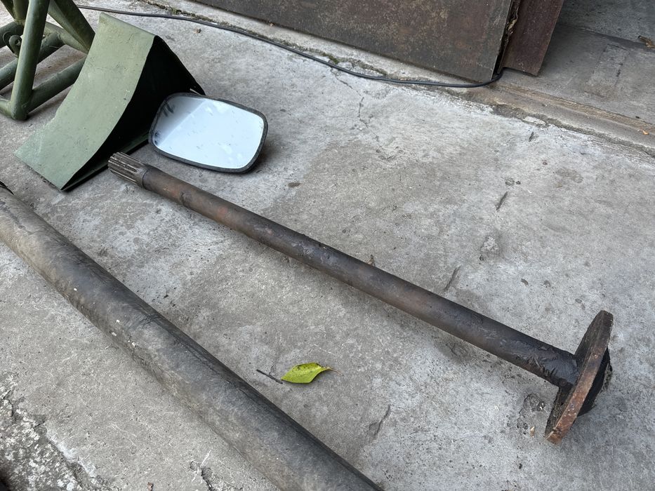 Продам новую полуось заднего моста ЗИЛ 130 16 шлицов