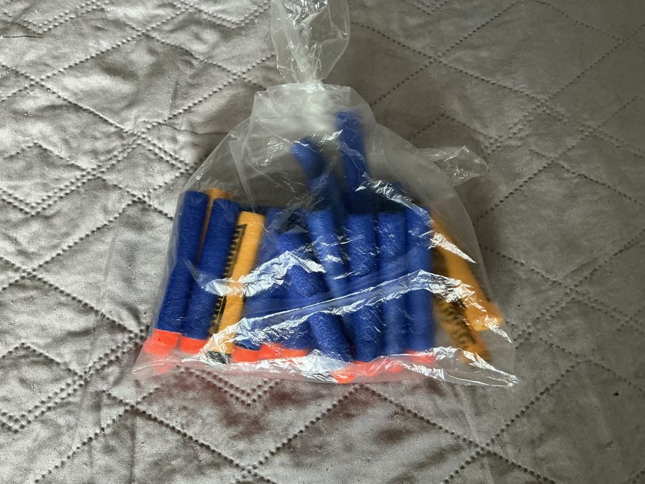 NERF - Karabinek - Pistolet - dodatkowy magazynek i troche strzałek