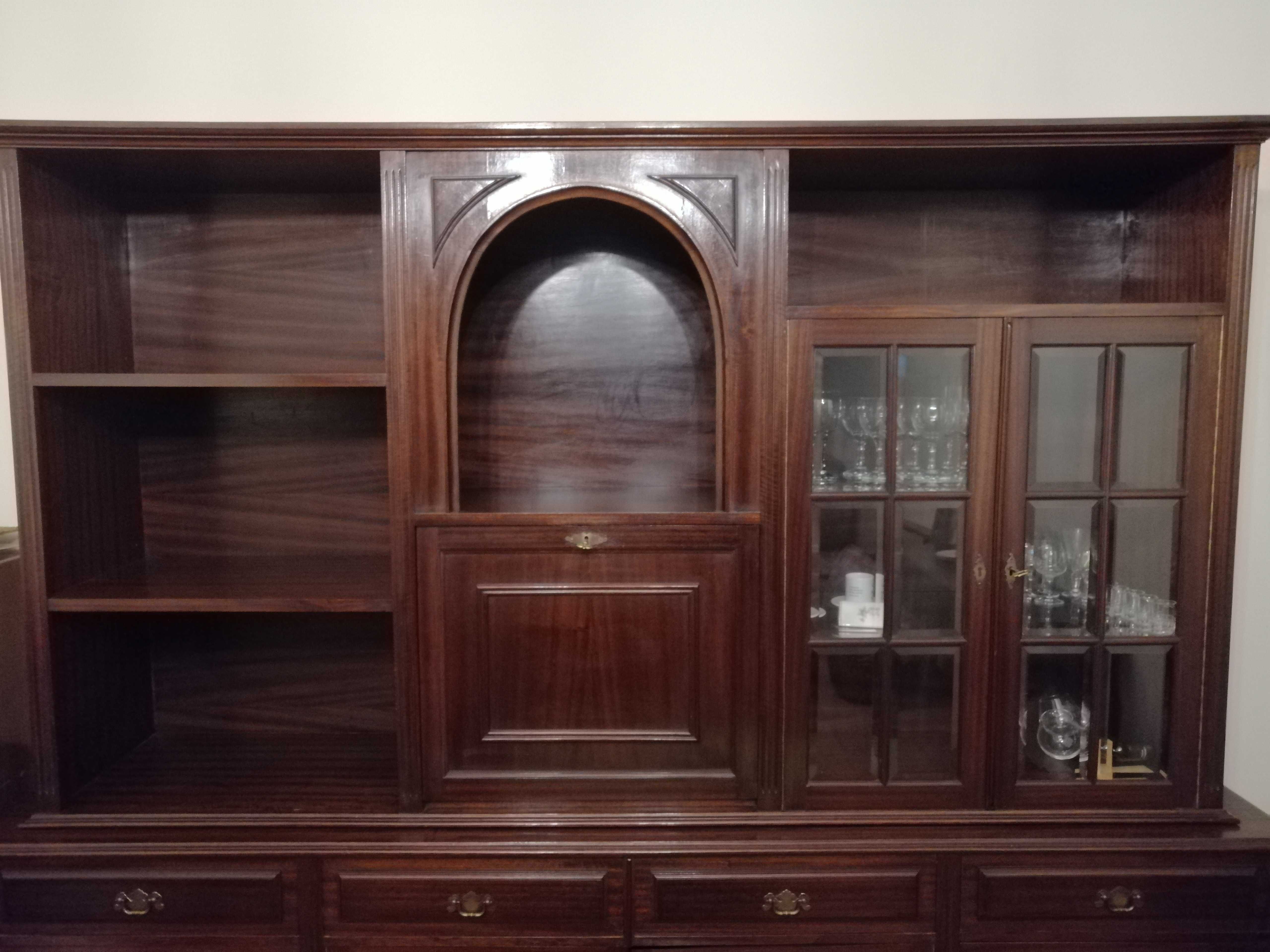 Móvel de sala de jantar.