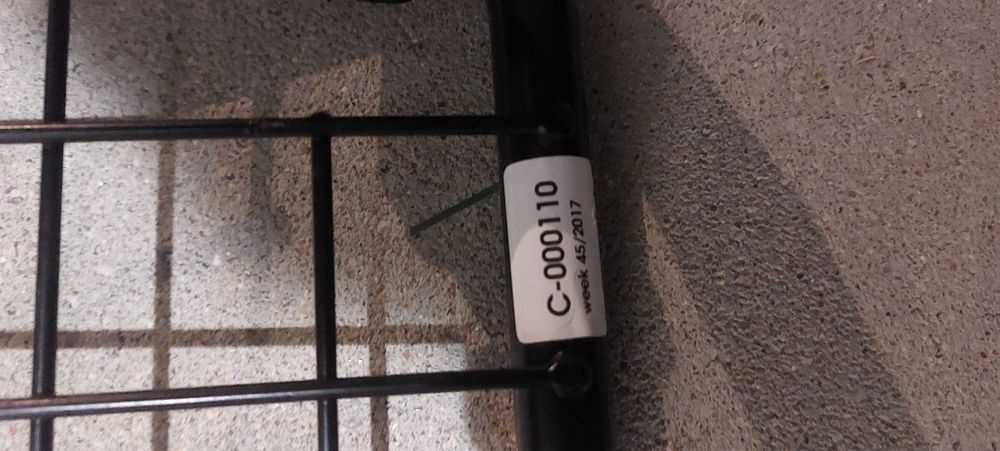 Krat odzielajaca bagaznik od kabiny Skoda superb 2019