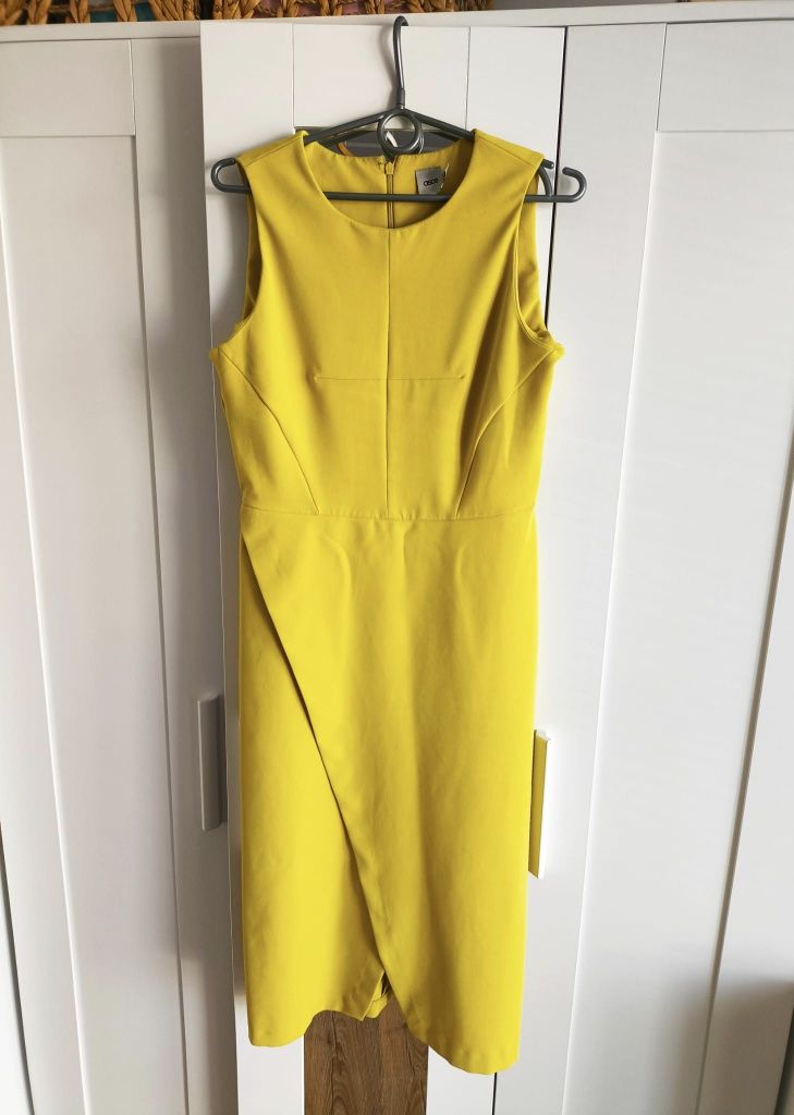 Elegancka limonkowa sukienka Asos midi zakładana 40 L