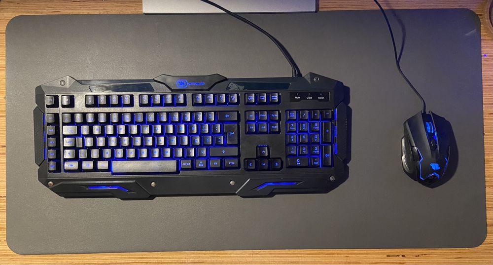 Combo: Teclado mecânico + rato computador RGB (com fios)