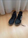 Sapatilhas pretas adidas para rapaz