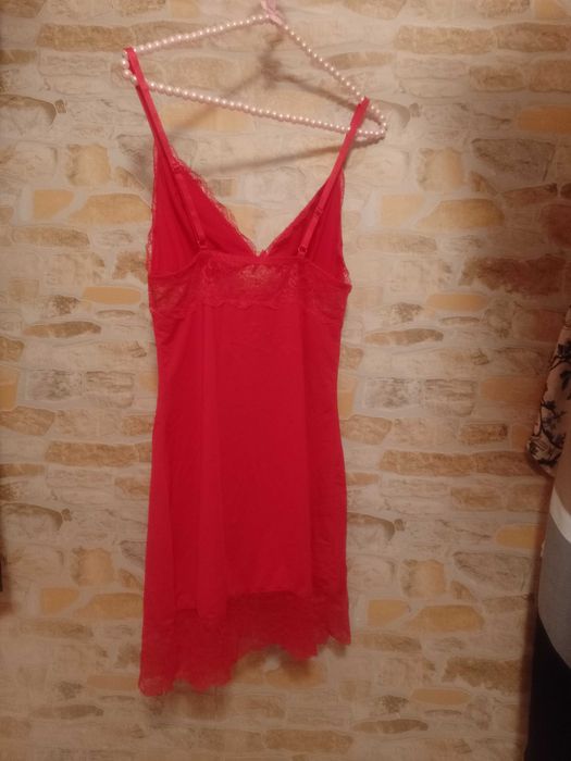 (34/36) (XS/S) Czerwona halka pod sukienkę z Londynu