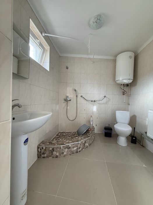 Будинок в оренду з ремонтом та меблями