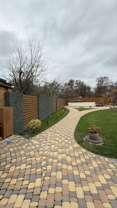 Продам одноповерховий будинок у центрі Полтави