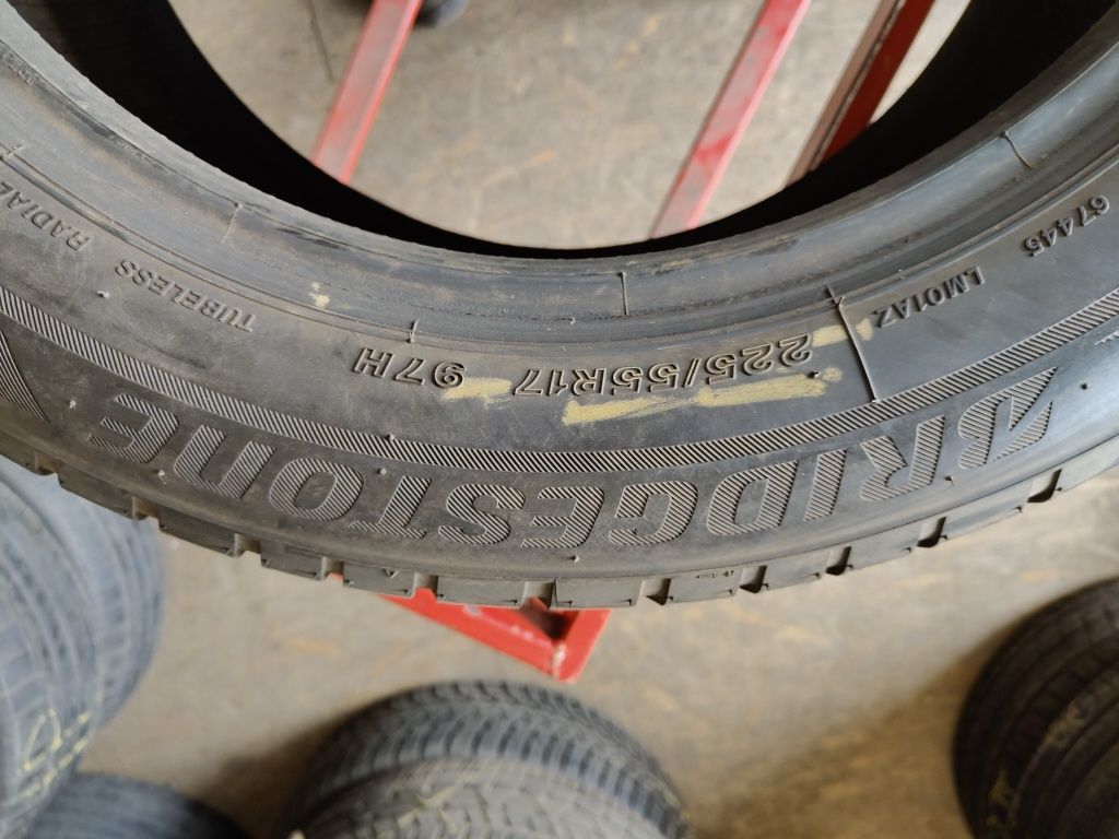 225/55R17 97H Bridgestone Blizzak LM001 RFT       Z640/180A