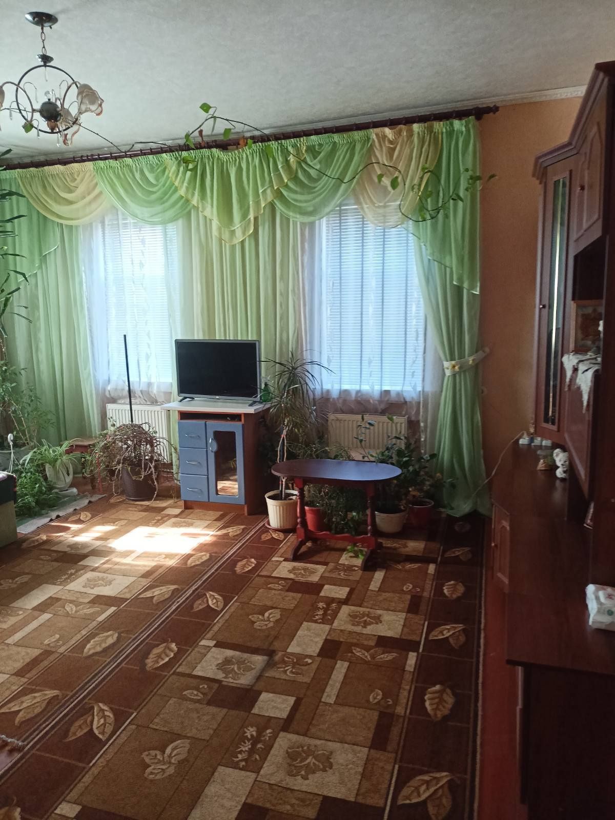 Помешкання в м Городня. ЗРУЧНОСТІ. Напруга 380 Вольт.