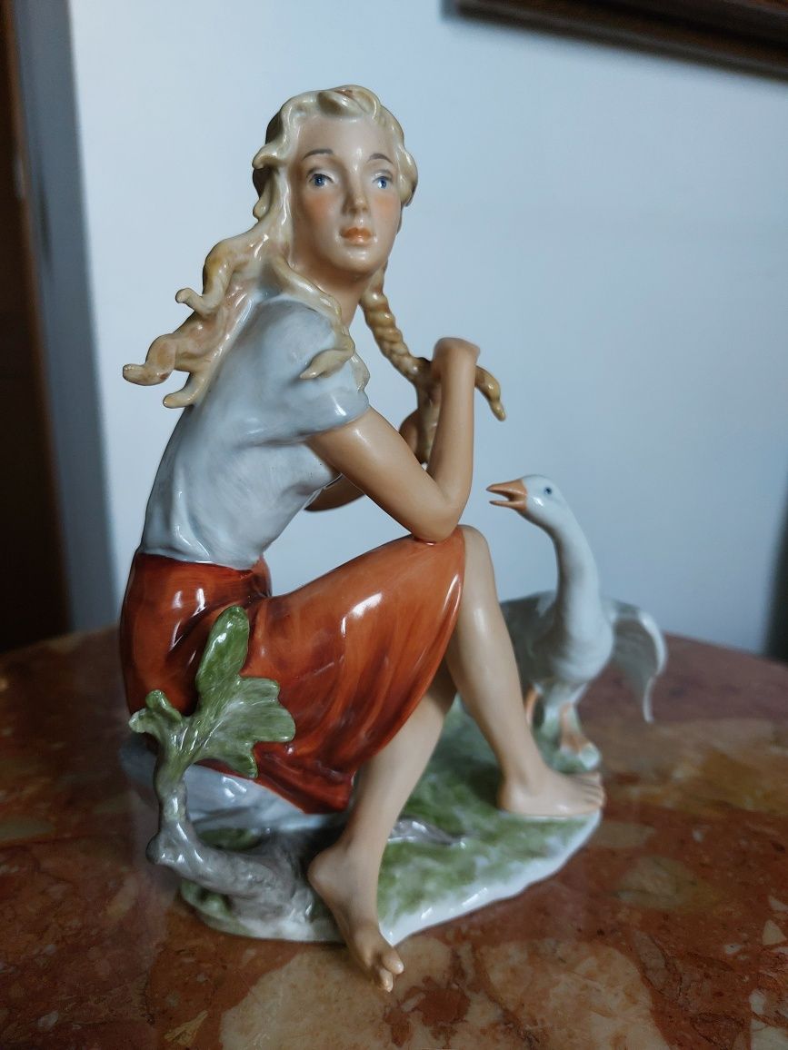 Dziewczyna z gęsią figurka Alka Kunst