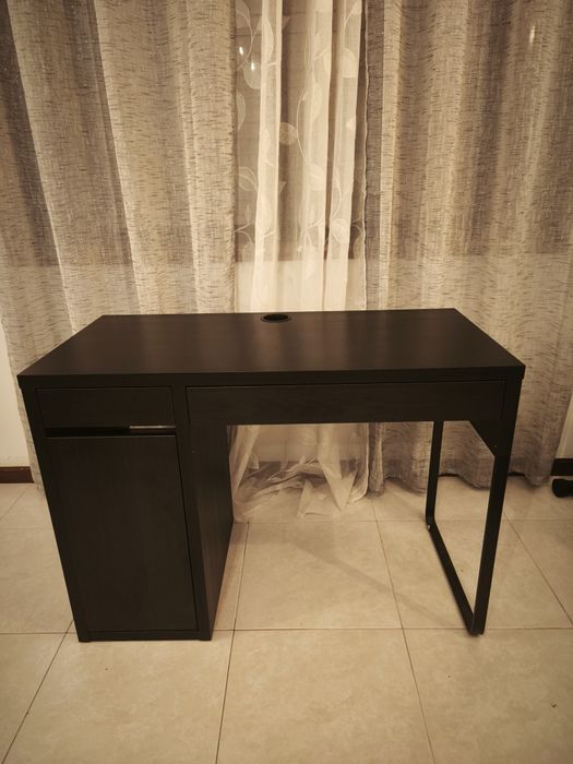 Vendo móvel Tv e 2 secretárias