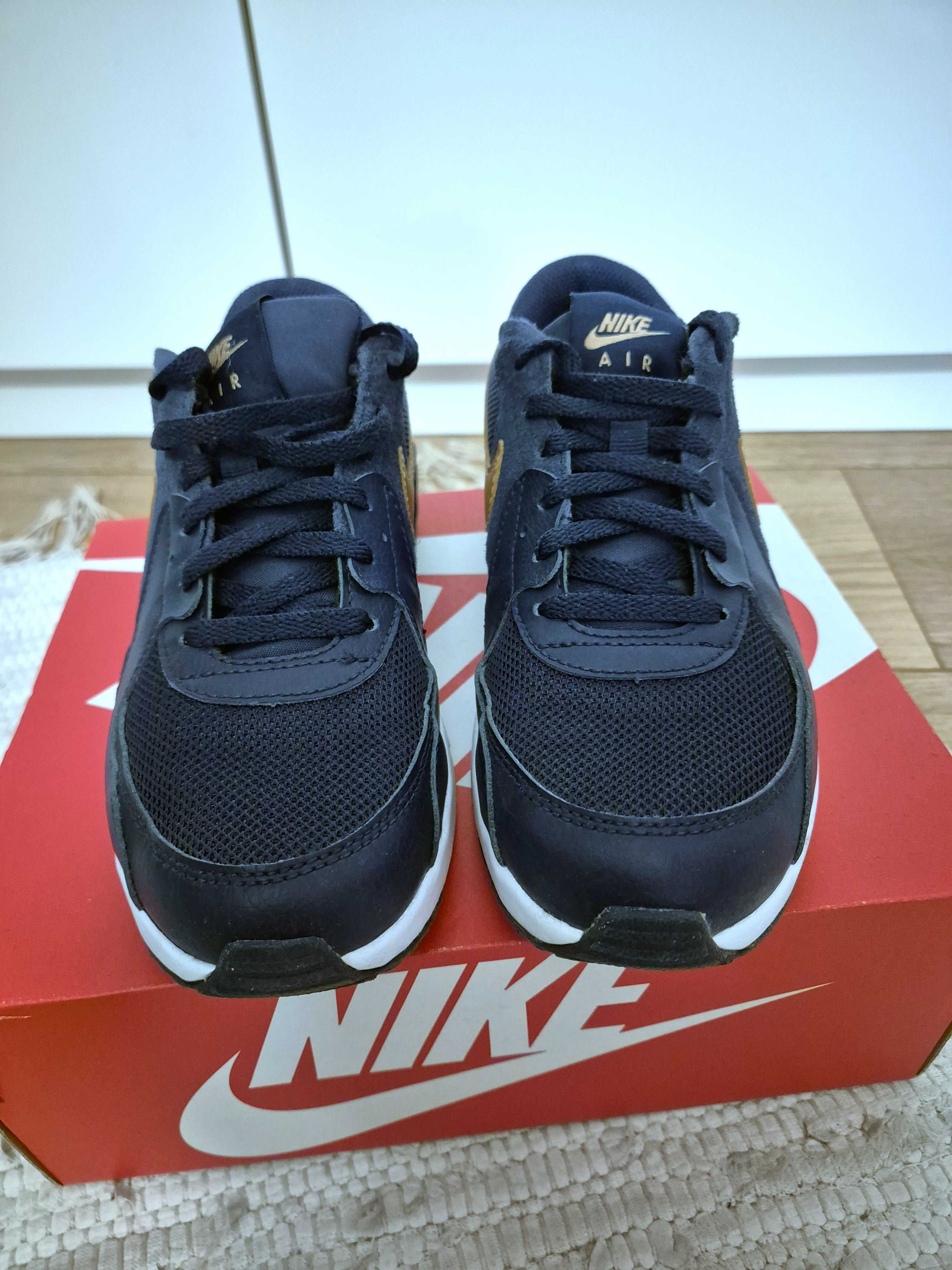 Buty NIKE AIR MAX EXCEE (GS) damskie r. 36