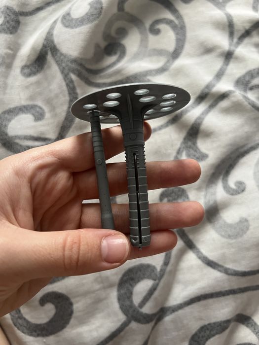 Дюбеля 10*70 для монтажу термоізоляційних матеріалів пластмаси