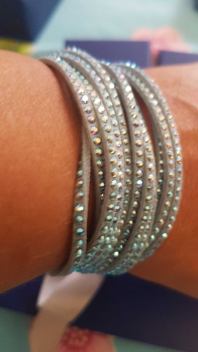 Pulseira ou gargantilha azul claro . Swarovski