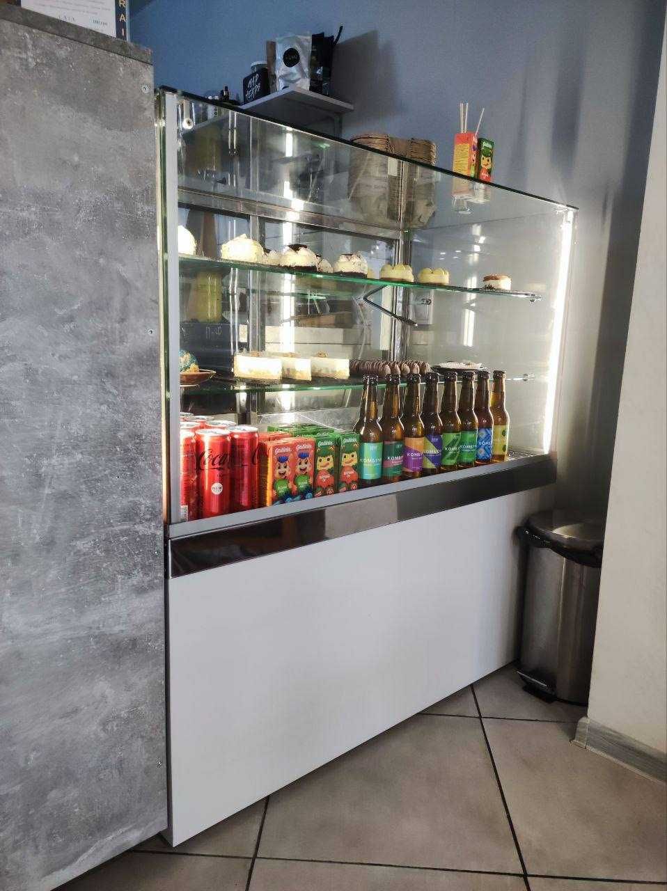Холодильник для десертів. Витринный холодильник. Вітрина