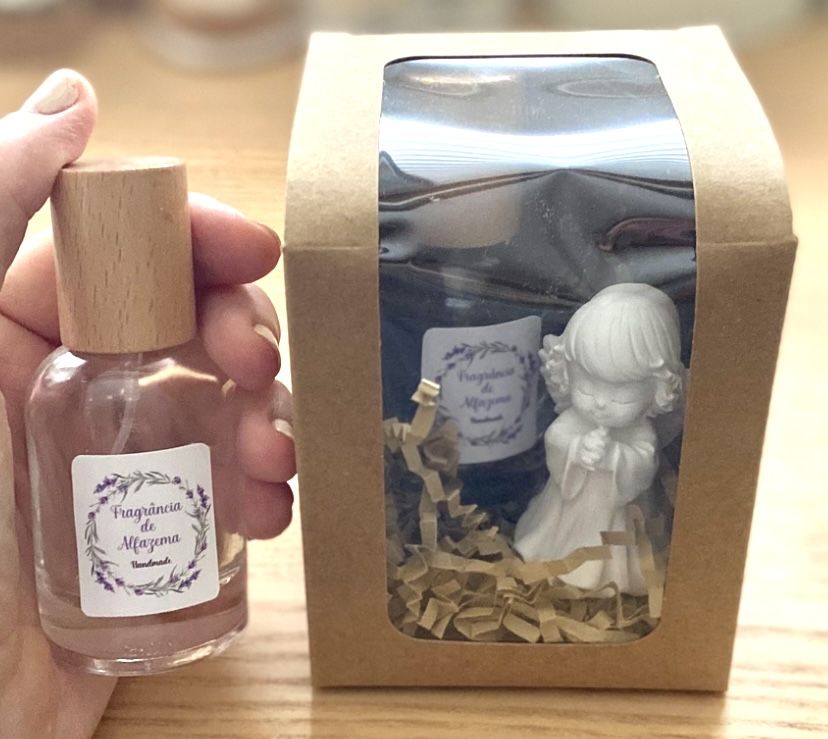 Caixa com peça gesso perfumado e fragância de alfazema