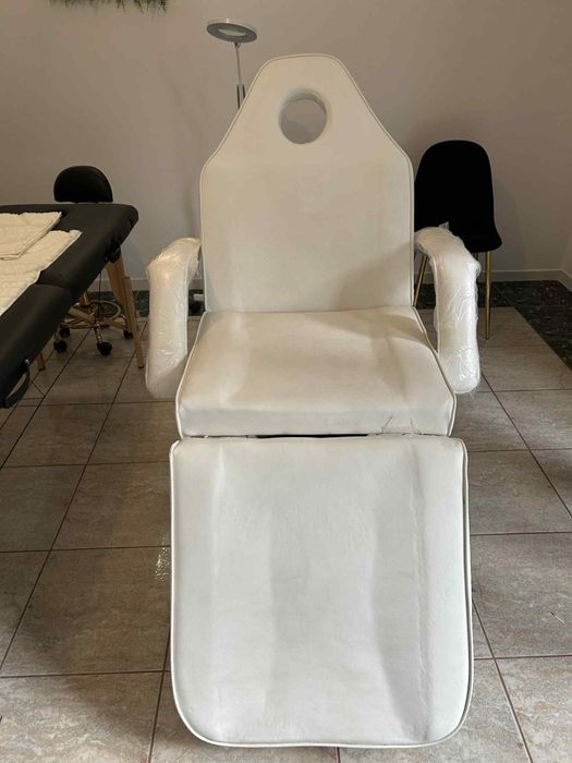 Łóżko kosmetyczne / Fotel do masażu / Fotel do paznokci – 700 zł
