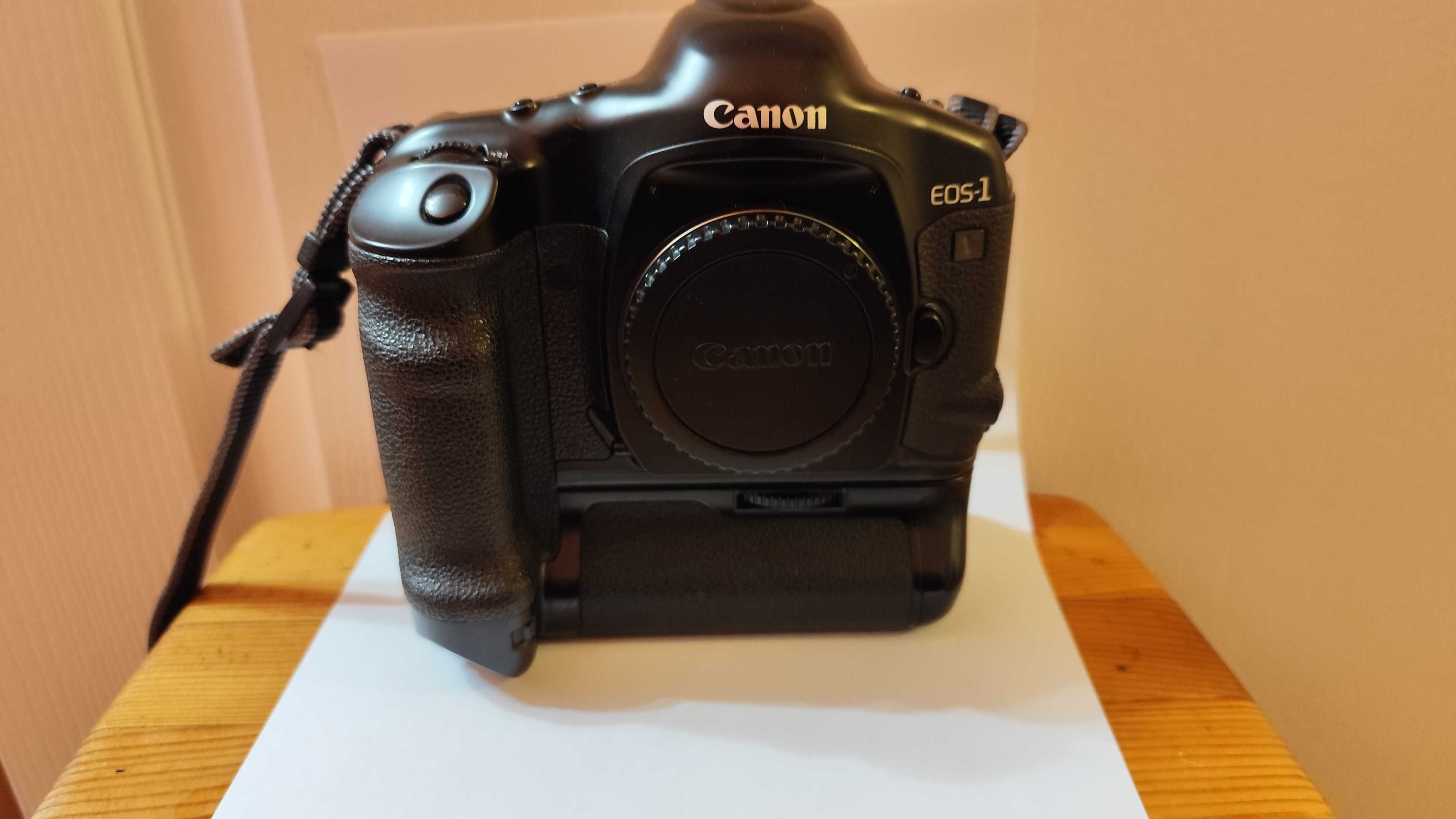 Aparat Canon EOS 1V