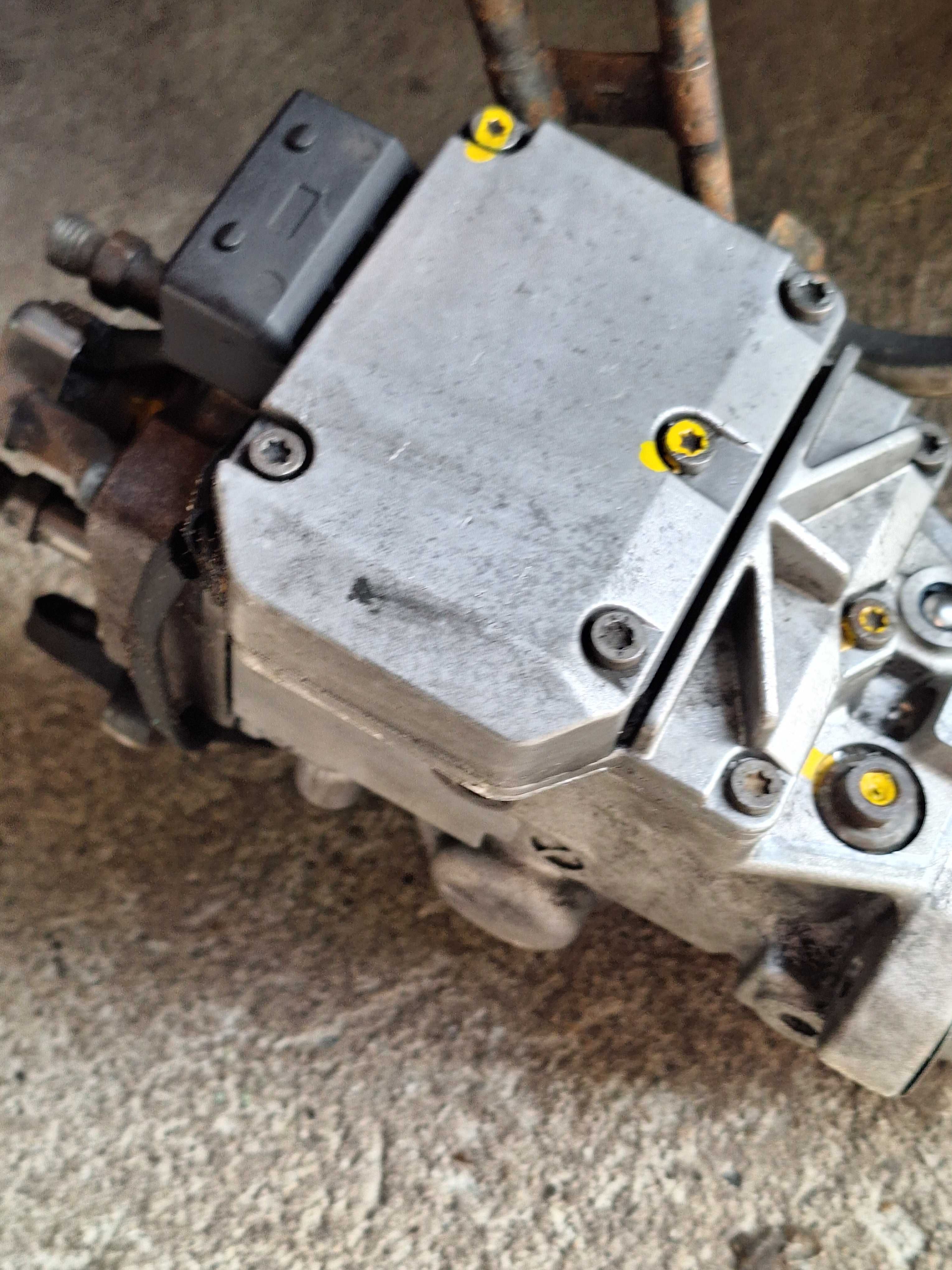 0470004012 Bosch насос паливний високого тиску ford transit 2.0tdi
