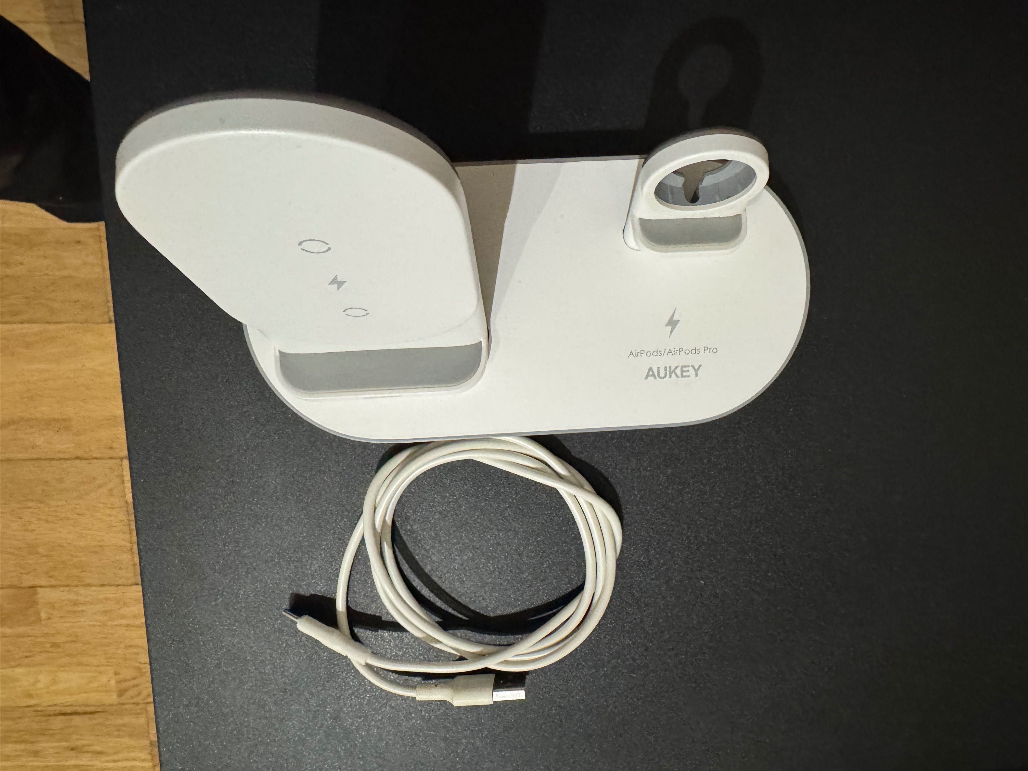 Cargador AUKEY 3 em 1 sem fios .