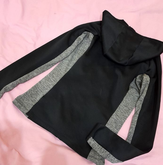 Bluza sportowa z kapturem roz.s