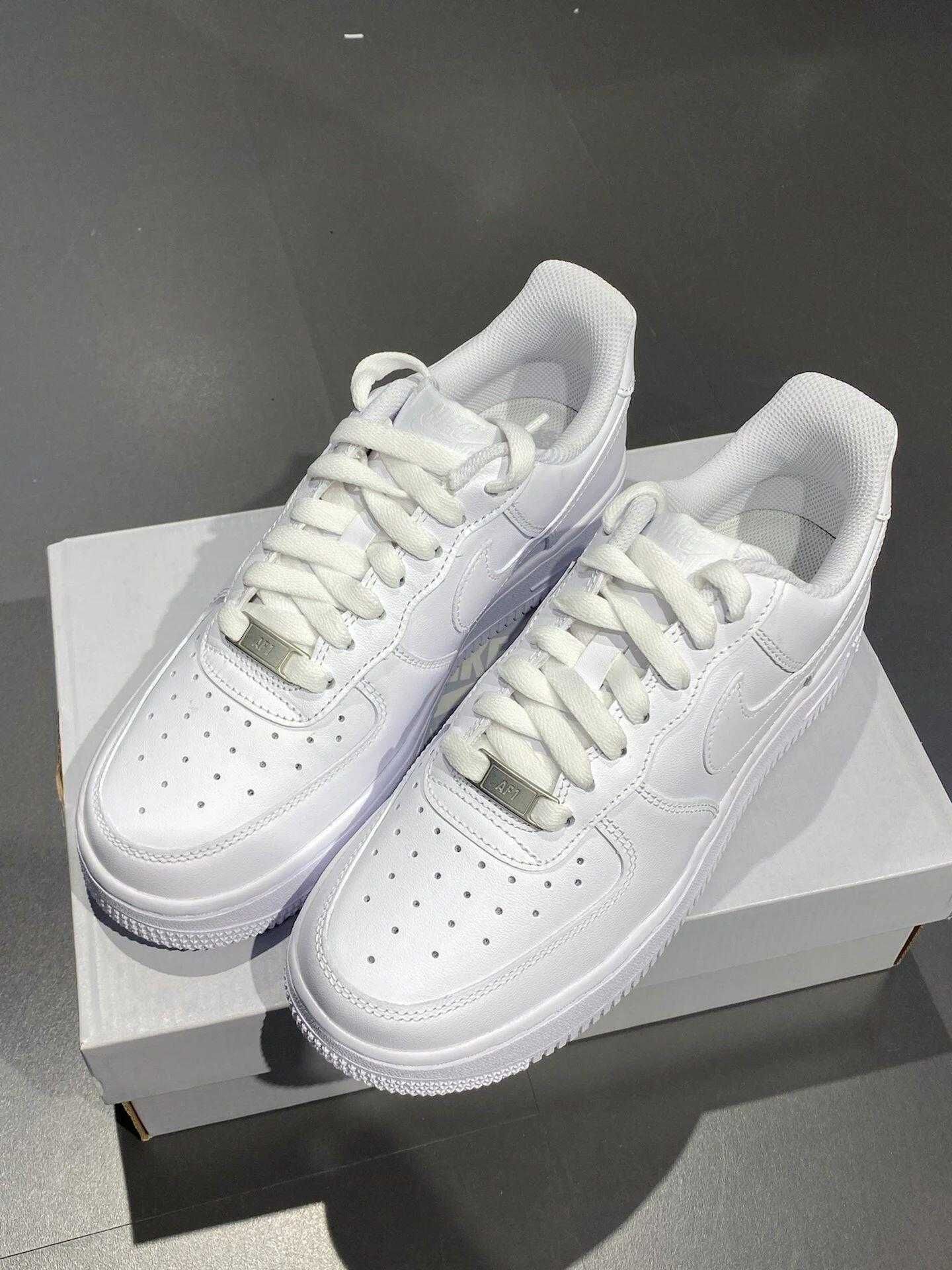 NikeAirForce1Low'07White-Nowe i nieuzywane R.44