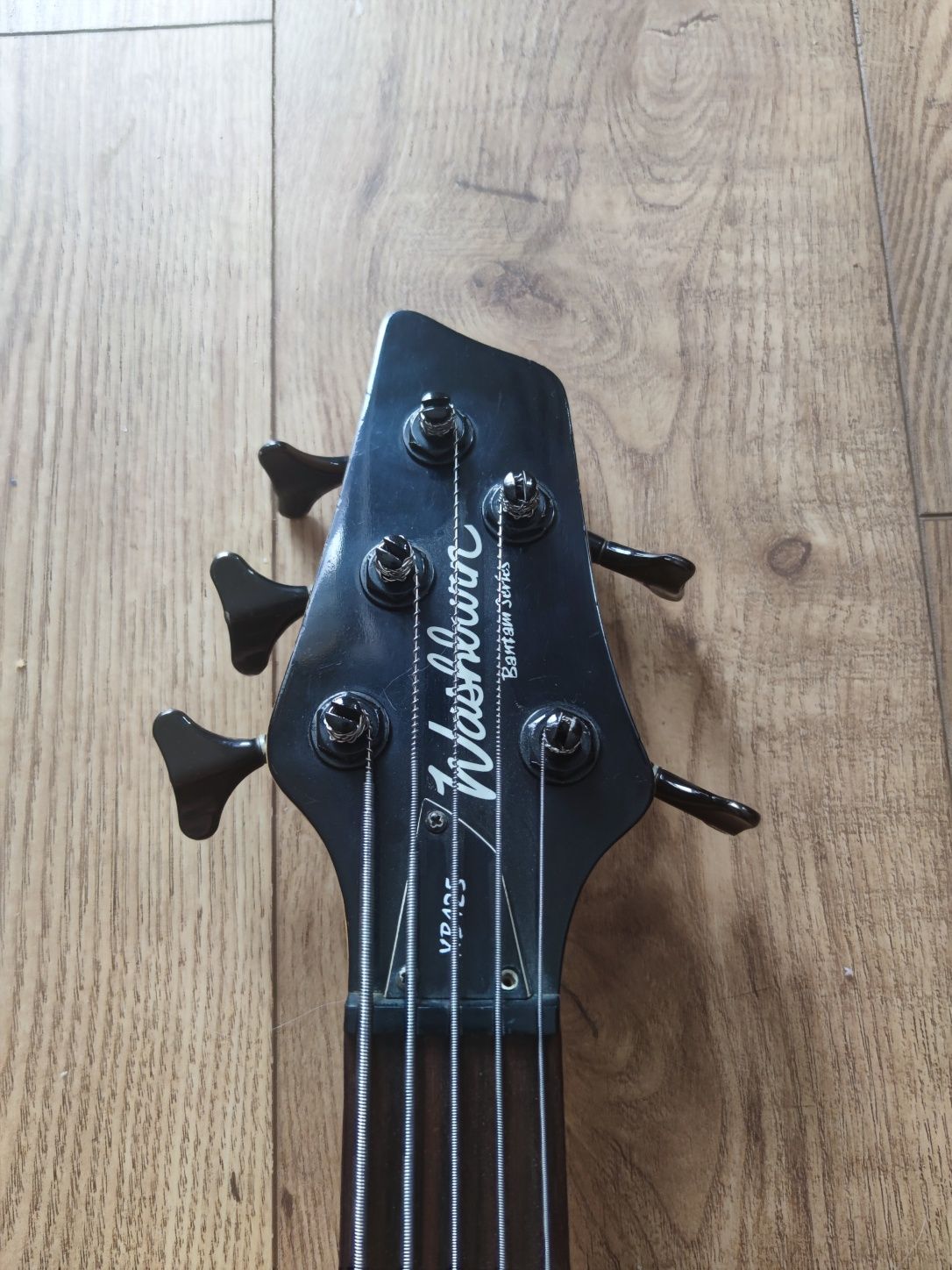 Washburn XB 125 Bantam, 5 strunowy, aktywny