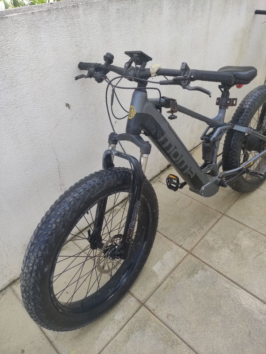 Bicicleta elétrica fat bike