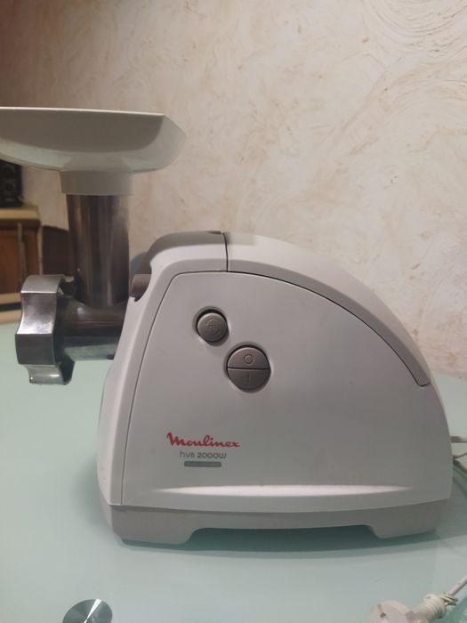 Електрична м'ясорубка Moulinex