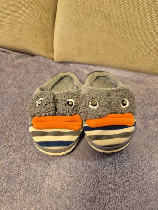 Дитячі кімнатні тапочки тапки б/у розмір 24