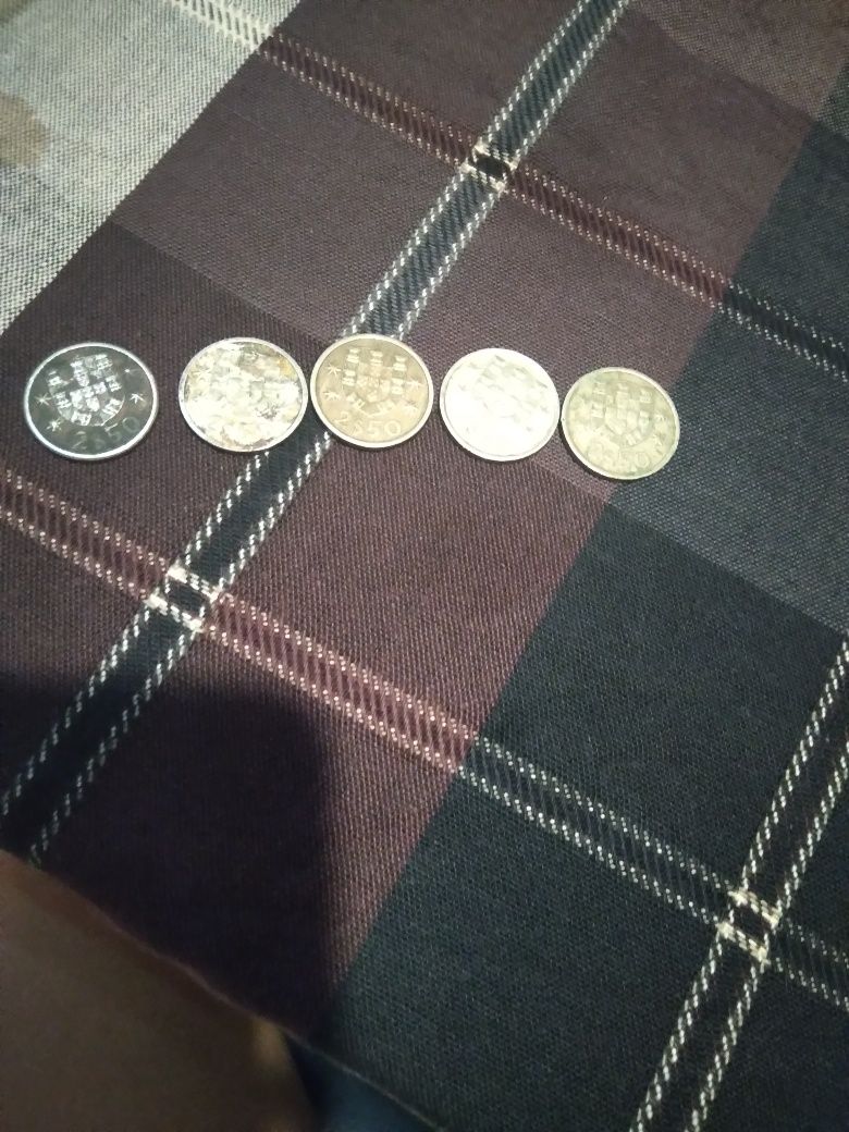 Moedas de 2,50 escudos