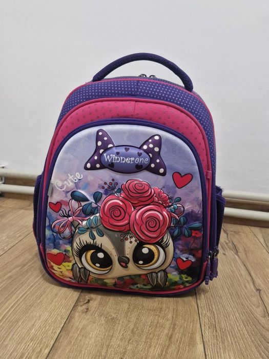 Шкільний рюкзак для дівчинки