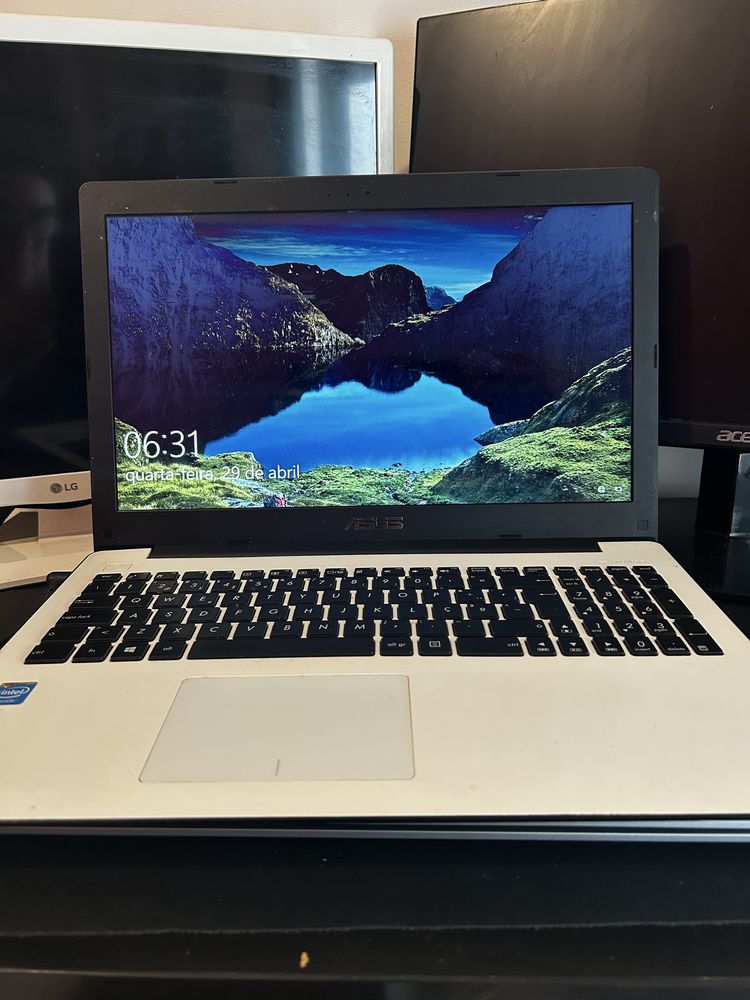 Computador Portátil - Notebook ASUS