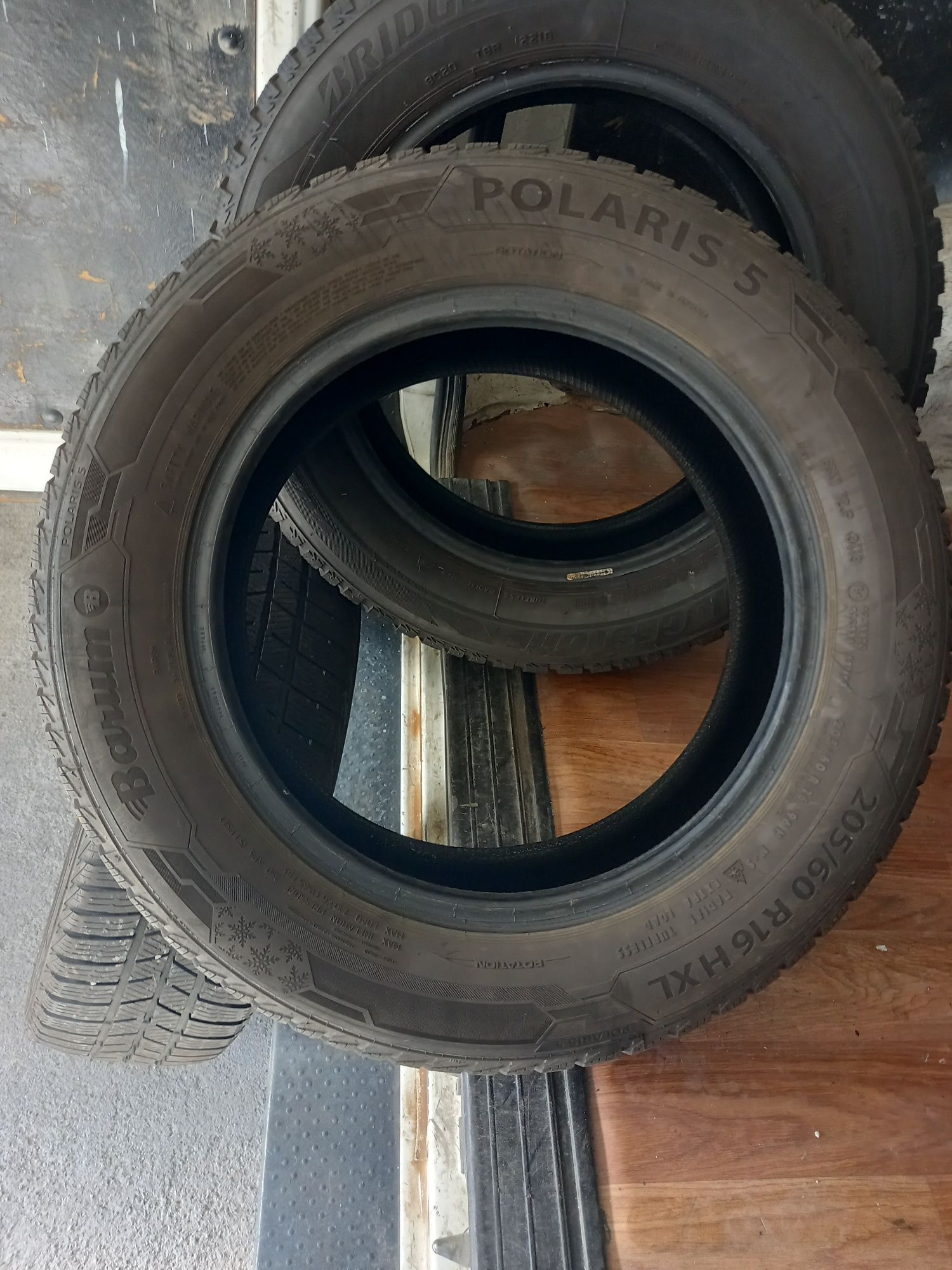 4 pneus 205/60R16 Barum seminovos