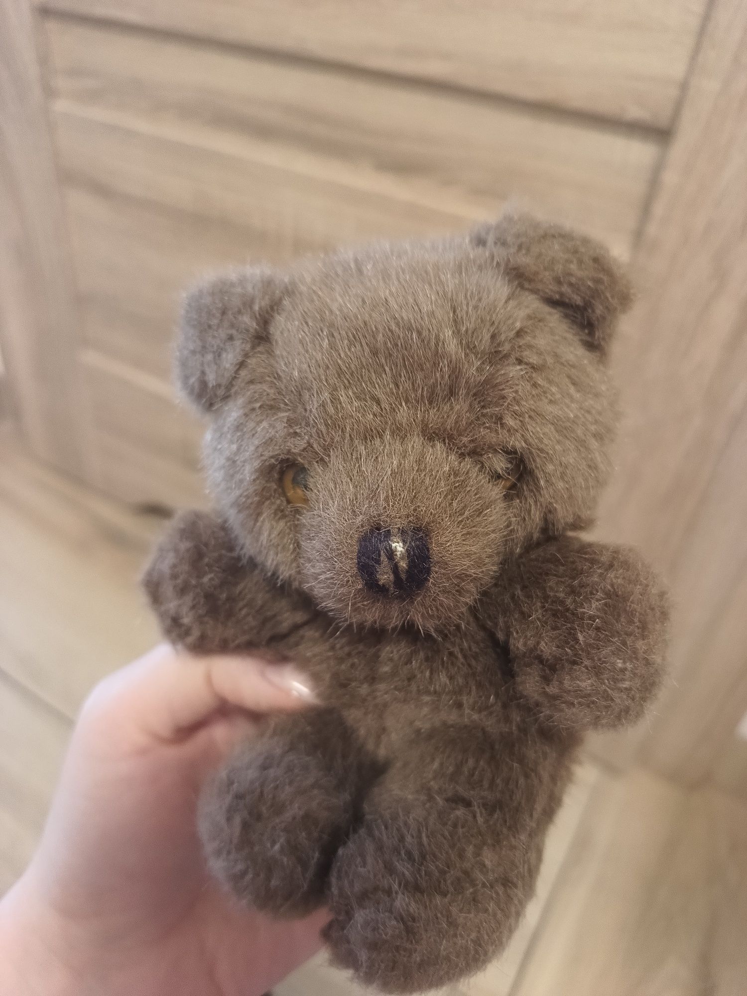 Mały brązowy miś maskotka zabawka pluszak