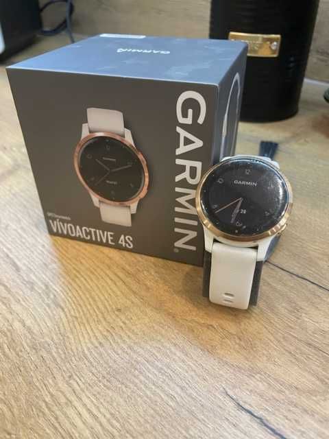 Garmin Vivoactive 4S. Biały. Używany